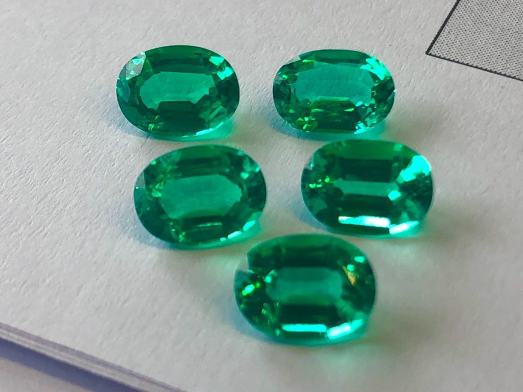 Lot Of 50 Natural Colombian Emerald Gemstones – 10.20 Ct Round Cut, Eye Clean