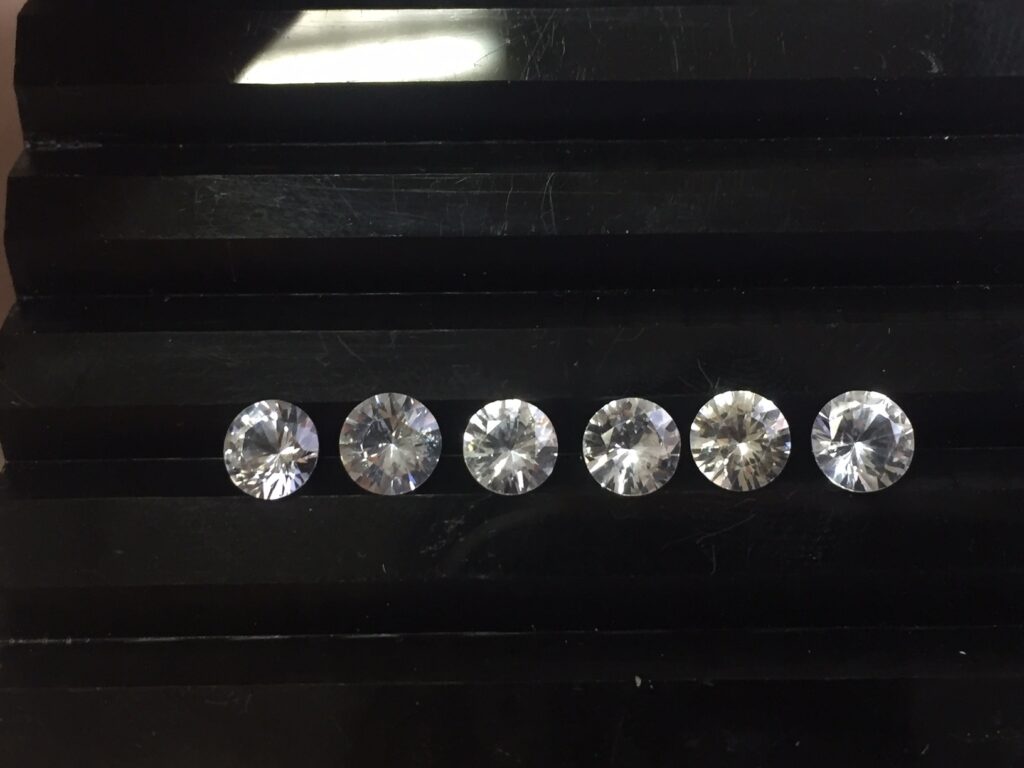 White sapphire rounds