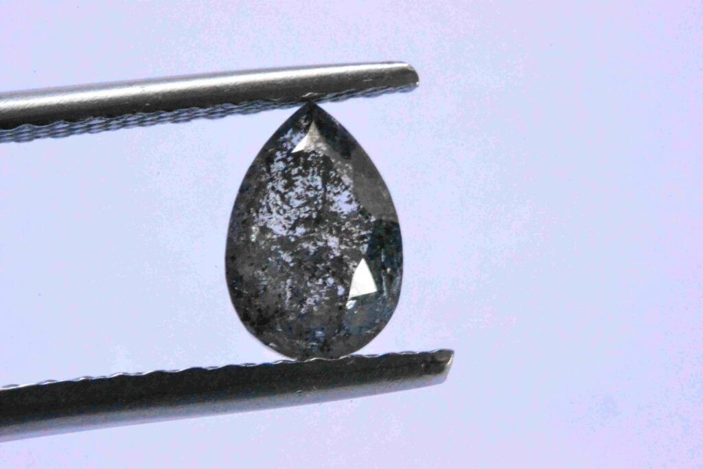 Online Wholesalers Buy Salt and Pepper Diamonds